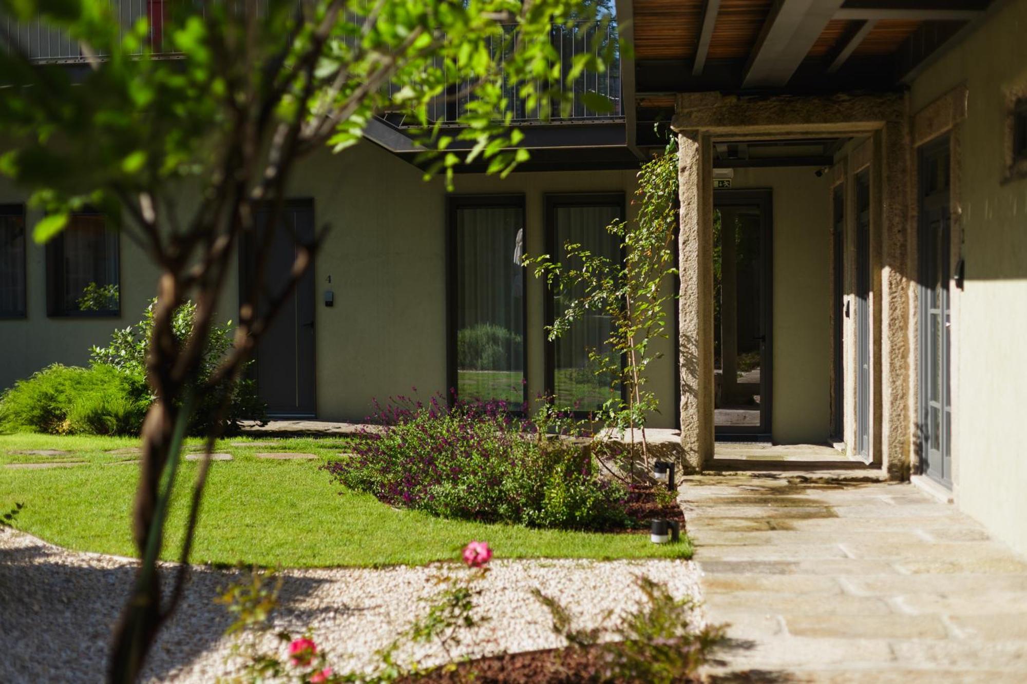 Torel Saboaria Porto Ngoại thất bức ảnh The garden of the house